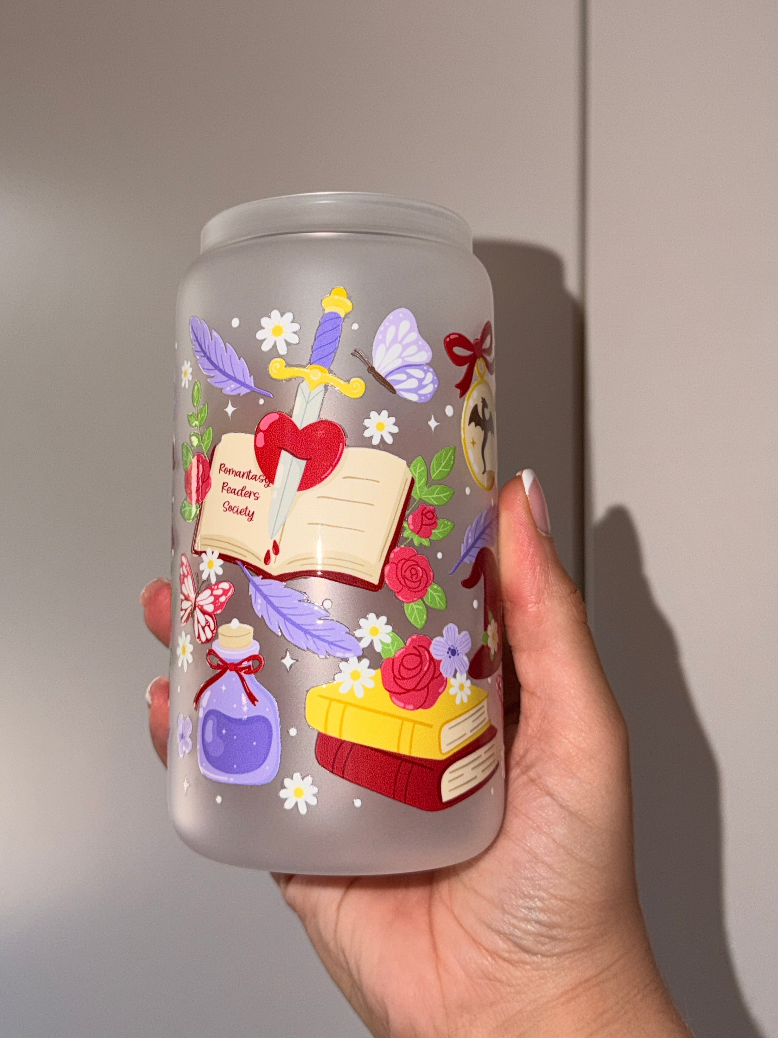Romantasy Readers Society Trinkglas  | 16 oz 🍒💖