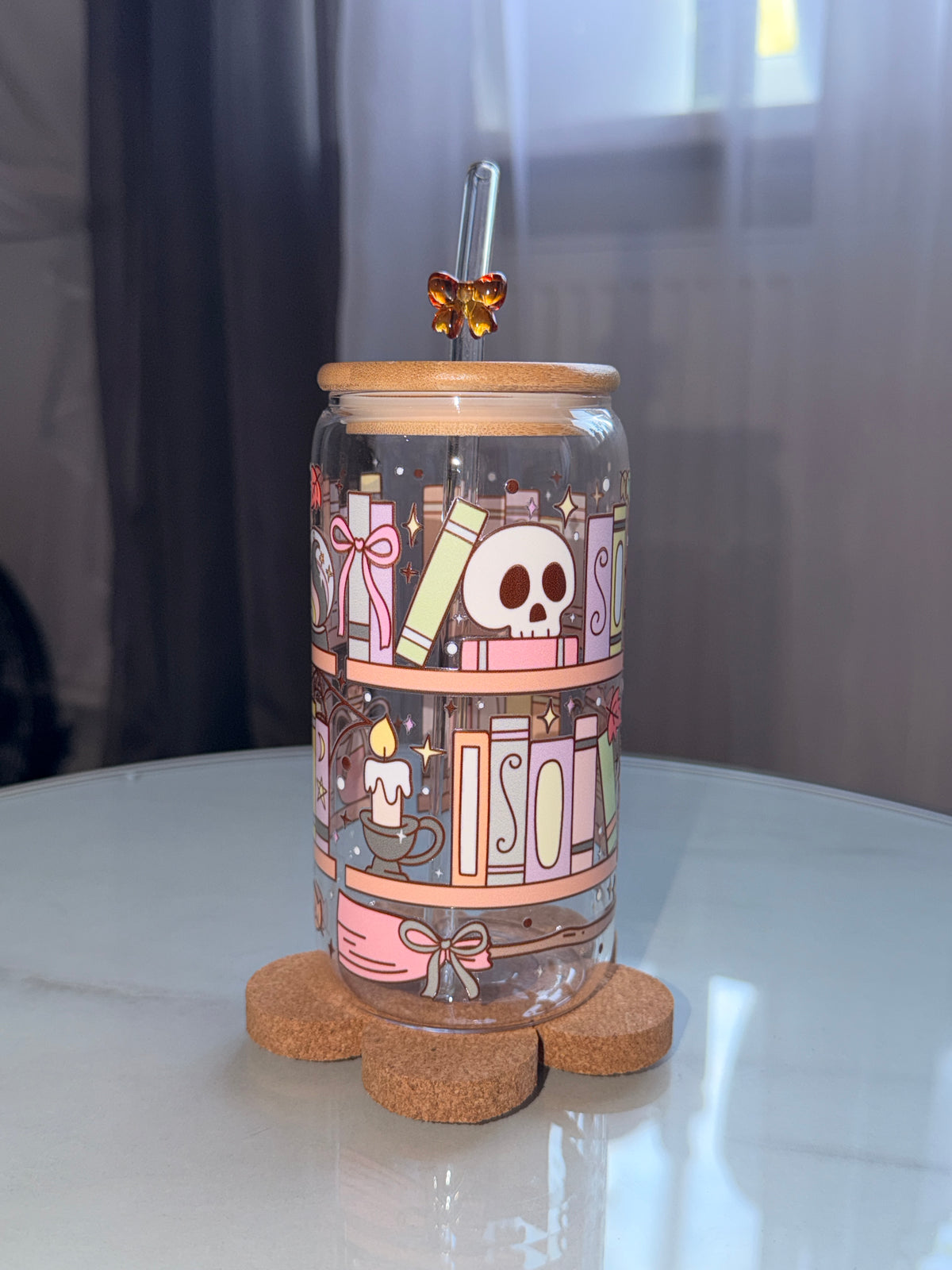 Halloween Bookshelf Trinkglas | 16 oz